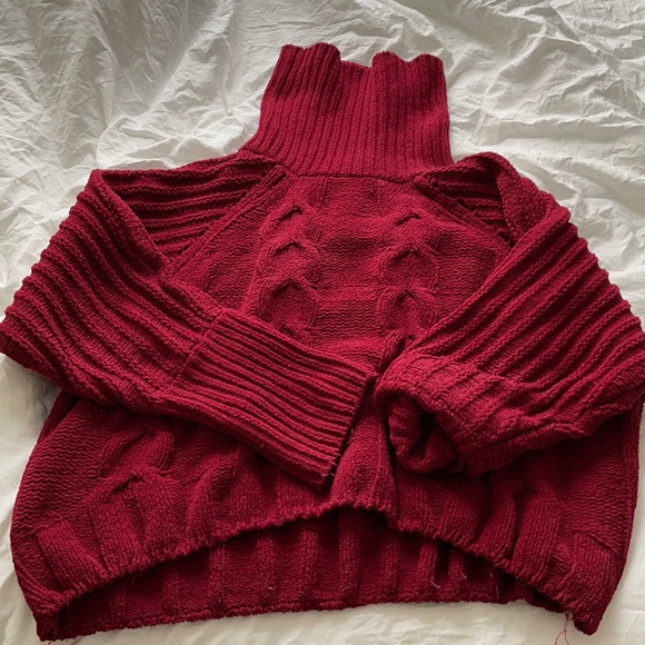 Red sweater - Picture 1 of 4
